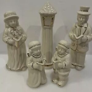 Vintage World Bazaar Crown Accents 5 Piece Caroler Set